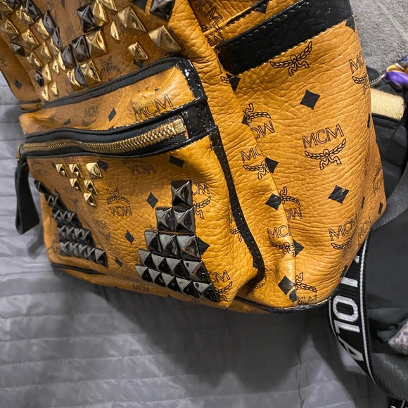 Customized Mcm backpack 🎒 - Picture 8 of 15